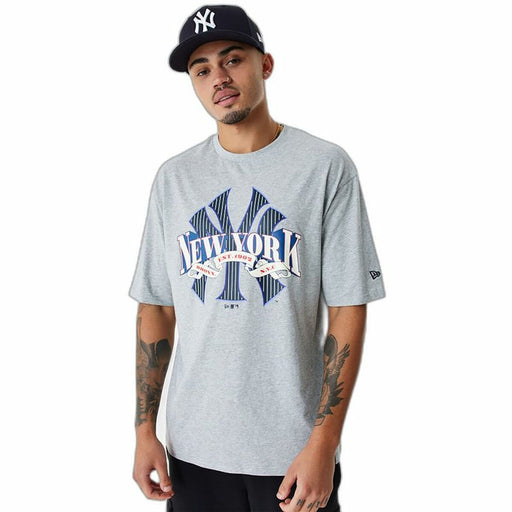 Tricou cu Mânecă Scurtă Bărbați New Era MLB Arch Graphic New York Yankees Gri deschis - WALTI WALTI