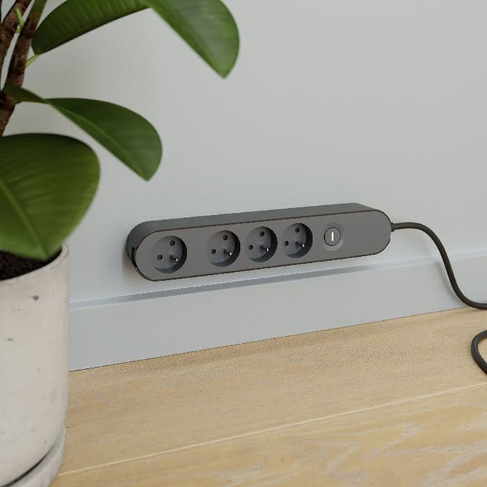 Prelungitor JACOBSEN, 4 prize Schuko, 1.5 m, 1.5 mm, cu intrerupator, negru WALTI