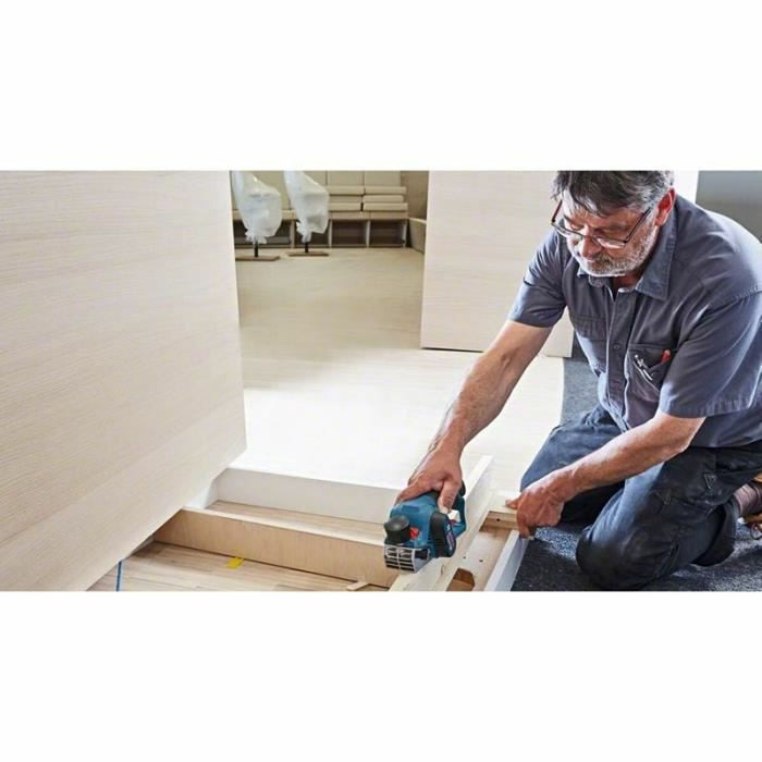 Perie de banchetă BOSCH GHO 12V-20 - WALTI WALTI