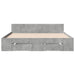 Cadru de pat cu sertare, gri beton, 135x190 cm, lemn prelucrat - WALTI WALTI