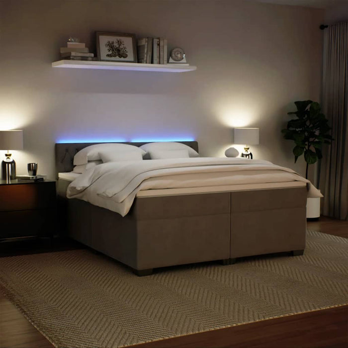 Pat box spring cu saltea, gri deschis, 200x200 cm, catifea - WALTI WALTI