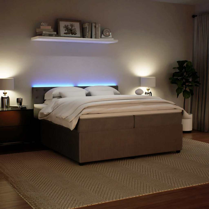 Pat box spring cu saltea, gri deschis, 200x200 cm, catifea - WALTI WALTI