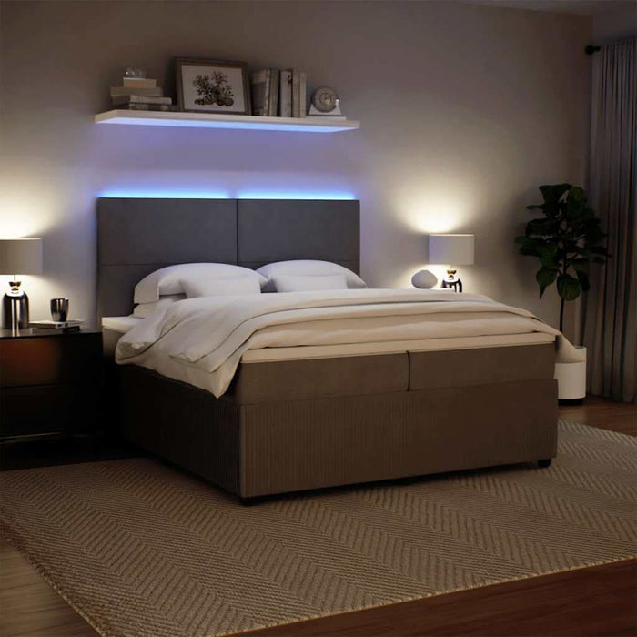 Pat box spring cu saltea, gri deschis, 200x200 cm, catifea - WALTI WALTI