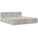 Cadru de pat cu tăblie gri beton 180x200 cm lemn prelucrat - WALTI WALTI
