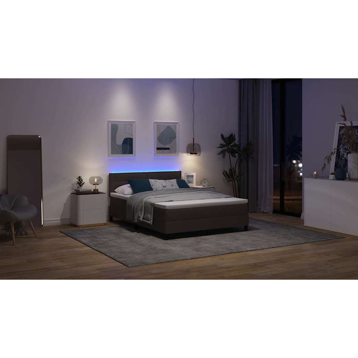 Pat cu arcuri cu benzi LED Maro închis 140 x 200 cm țesătură WALTI