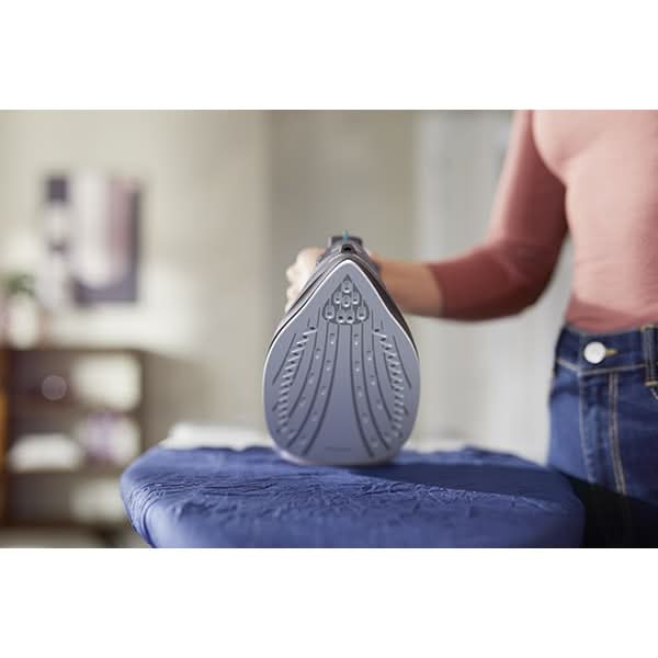 Fier de calcat PHILIPS Seria 3000 DST3041/80, 2600W, 200g/min, 300ml, talpa ceramica, negru WALTI