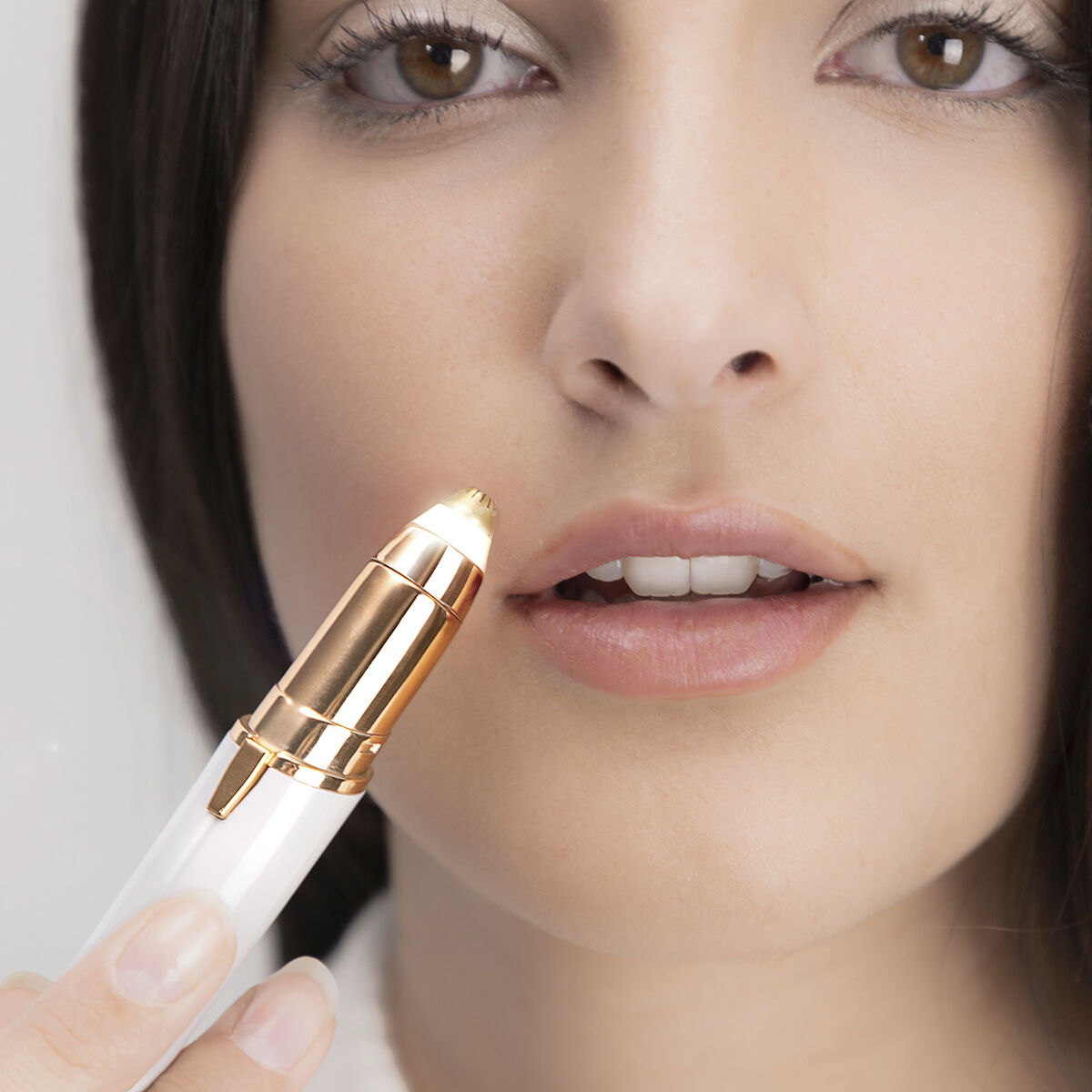 Epilator Facial de Precizie cu LED InnovaGoods - WALTI