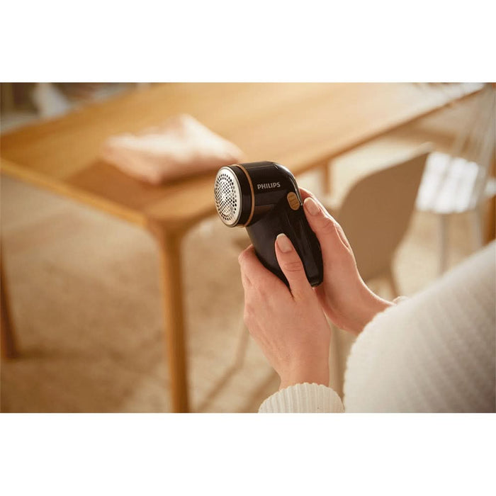 Aparat de curatat scame PHILIPS GC026/80, negru WALTI