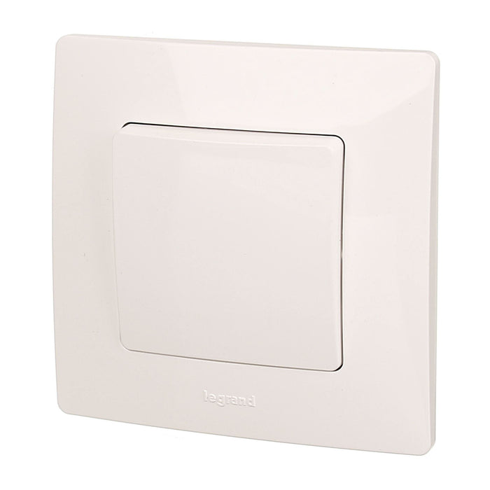 Intrerupator simplu Legrand Niloe, clasic, IP20, alb WALTI