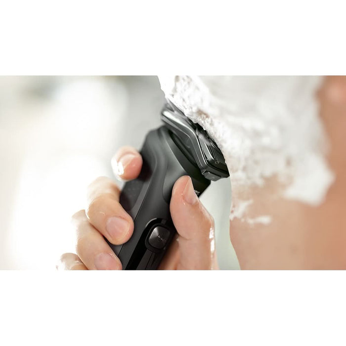 Aparat de ras PHILIPS Shaver Series 5000 S5885/10, acumulator, autonomie 60 min, SkinIQ, negru WALTI